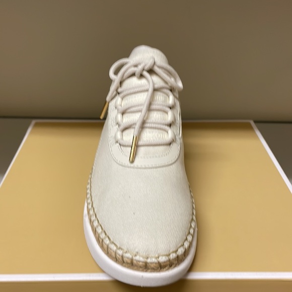NIB $135 Michael Kors Finch Cream Canvas & Lther Lace Up - Picture 2 of 7
